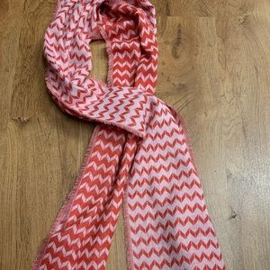 Reversible scarf!